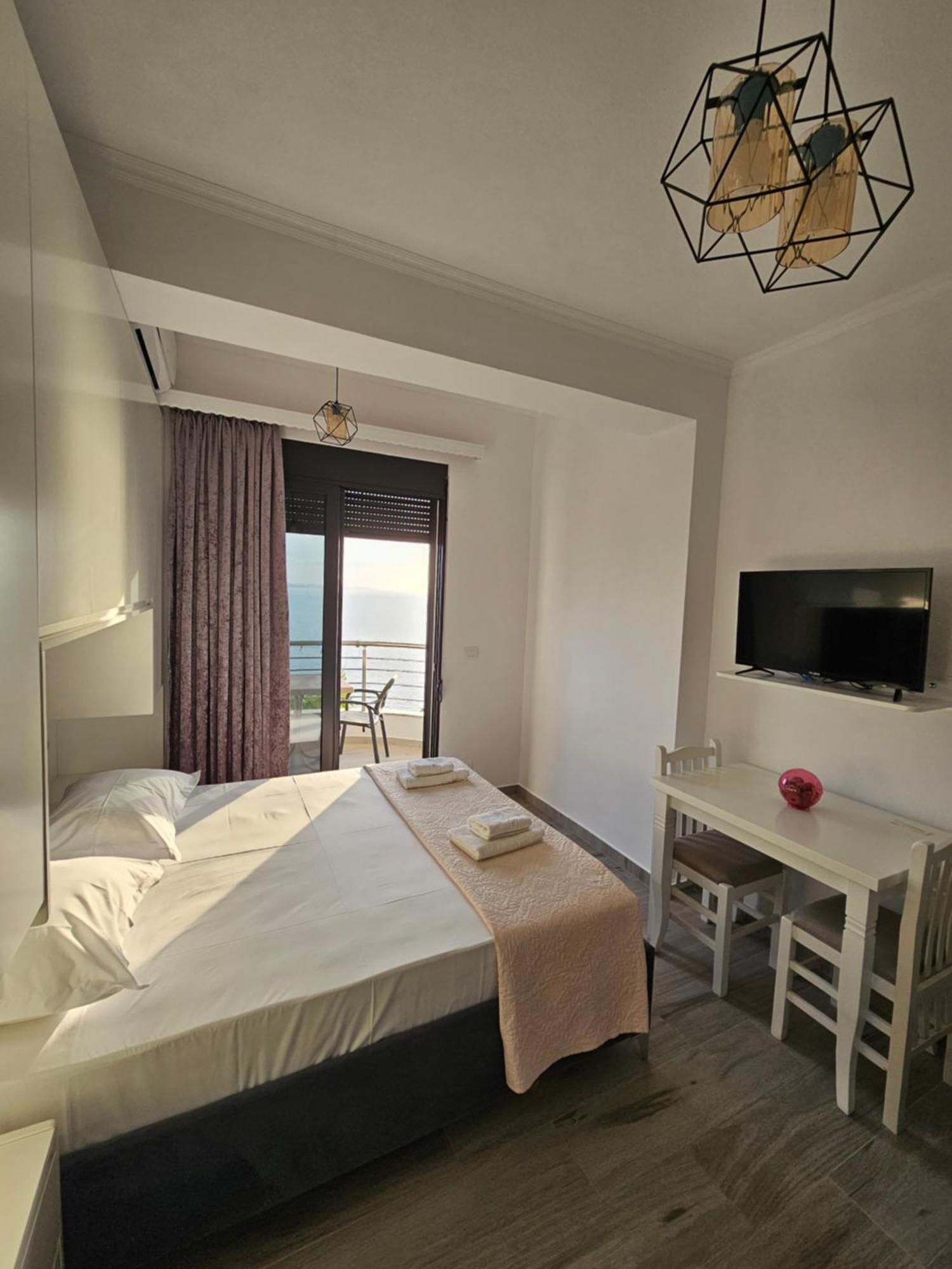 Nora'S Guesthouse Sarande Exterior photo