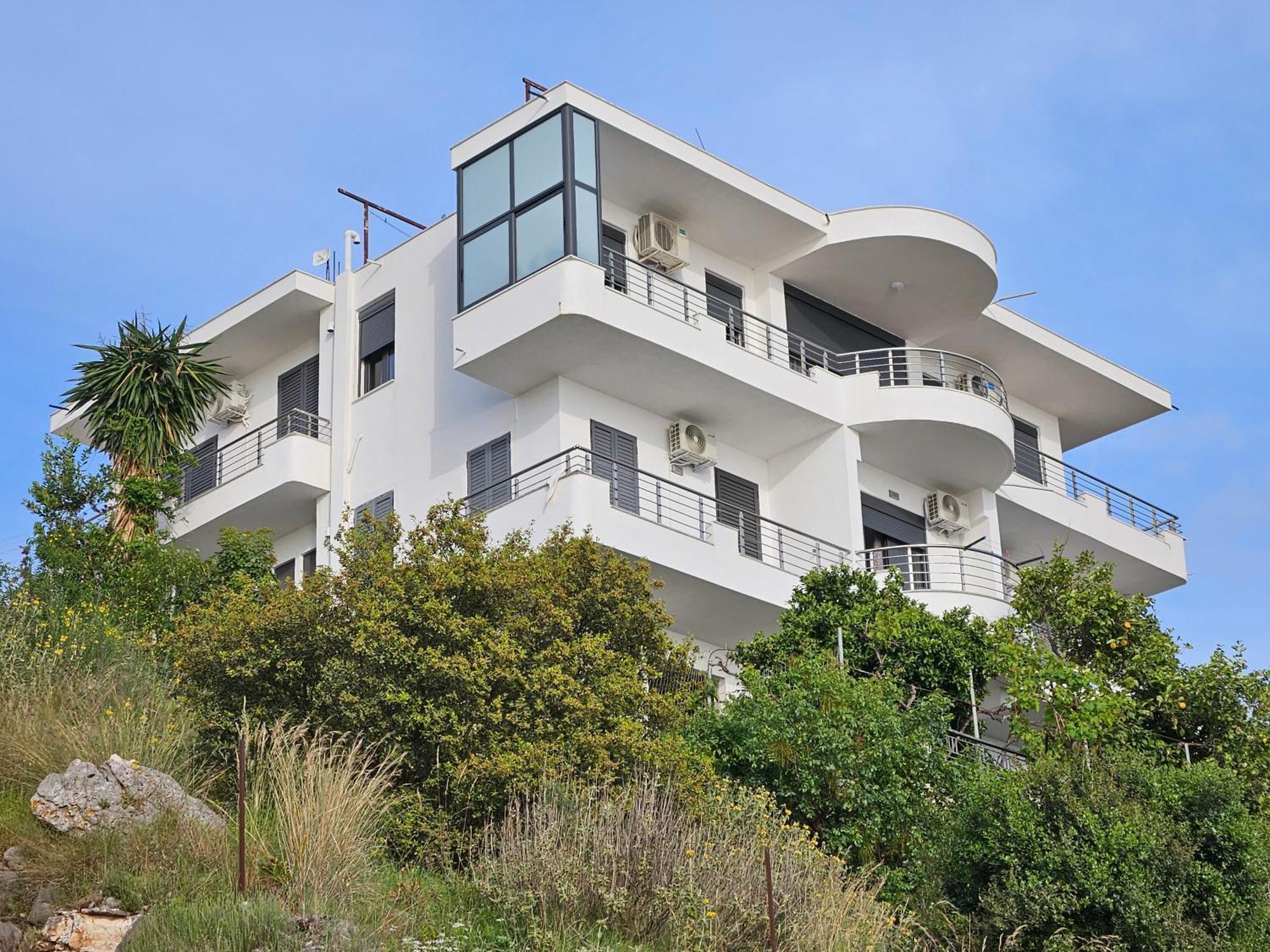 Nora'S Guesthouse Sarande Exterior photo